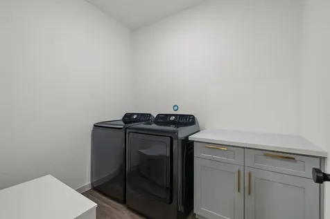459 Green Meadows Drive West Columbia TX 77486