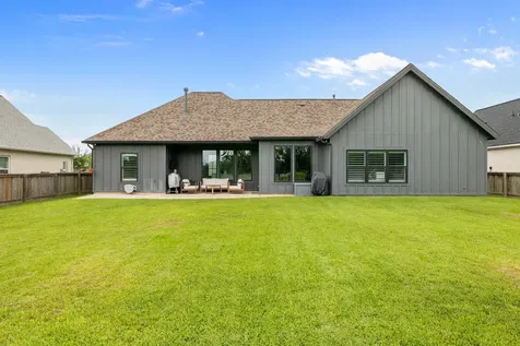 459 Green Meadows Drive West Columbia TX 77486