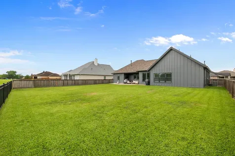 459 Green Meadows Drive West Columbia TX 77486