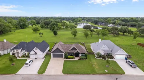 459 Green Meadows Drive West Columbia TX 77486