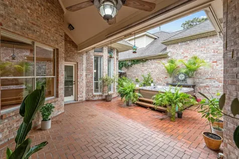 5038 Huntwick Parc Court Houston TX 77069