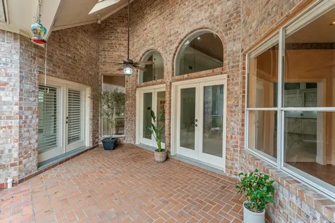 5038 Huntwick Parc Court Houston TX 77069