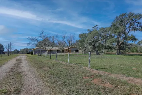 1168 County Road 450 Hallettsville TX 77964