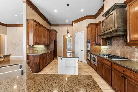 904 Plainfield Court College Station TX 77845