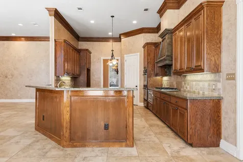 904 Plainfield Court College Station TX 77845