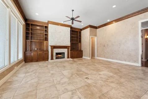 904 Plainfield Court College Station TX 77845
