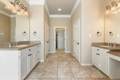 904 Plainfield Court College Station TX 77845