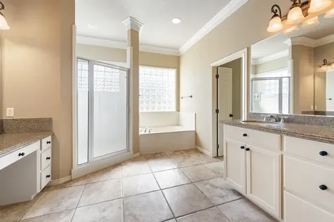 904 Plainfield Court College Station TX 77845