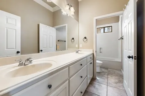 904 Plainfield Court College Station TX 77845