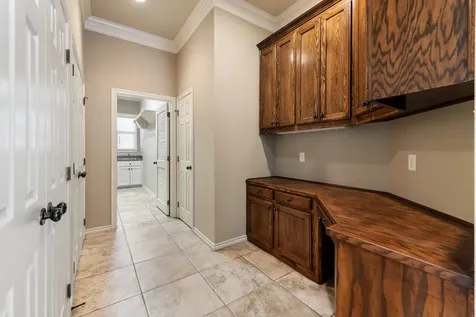 904 Plainfield Court College Station TX 77845