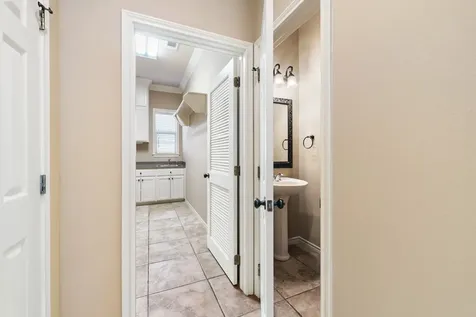 904 Plainfield Court College Station TX 77845