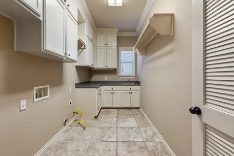 904 Plainfield Court College Station TX 77845