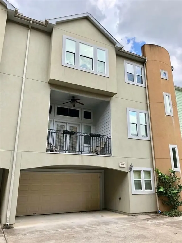 918 W 26th Street Houston TX 77008