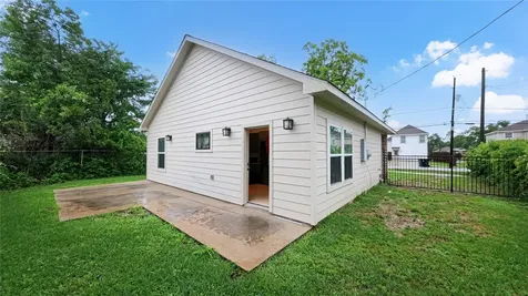 8717 Peachtree Street Houston TX 77016