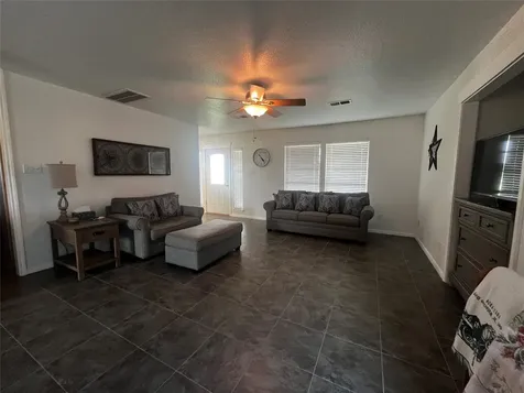 1100 Swiss Alp Hills Loop Schulenburg TX 78956