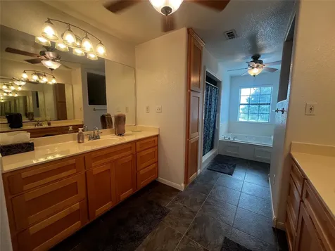 1100 Swiss Alp Hills Loop Schulenburg TX 78956