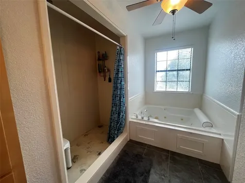 1100 Swiss Alp Hills Loop Schulenburg TX 78956