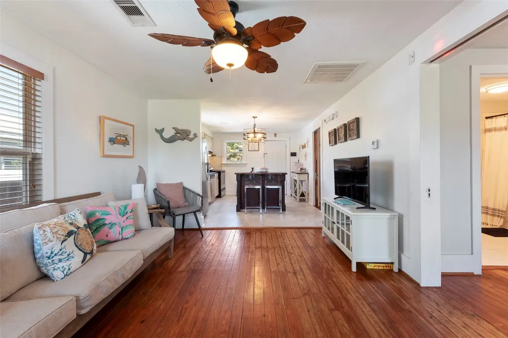 2216 Grover Avenue Galveston TX 77551