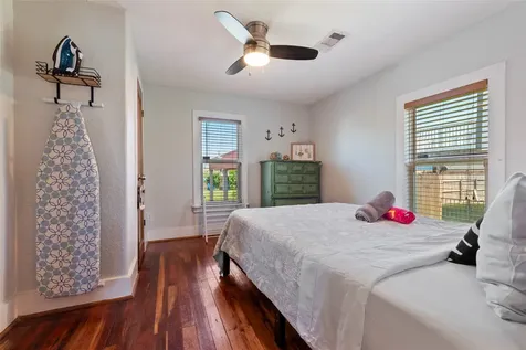 2216 Grover Avenue Galveston TX 77551