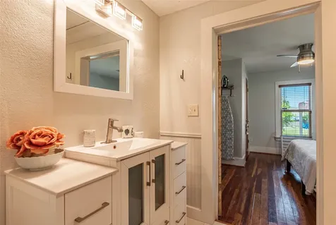 2216 Grover Avenue Galveston TX 77551
