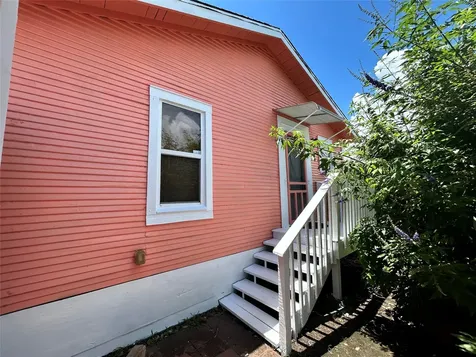2216 Grover Avenue Galveston TX 77551