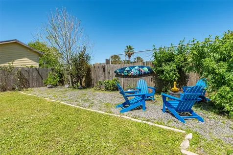 2216 Grover Avenue Galveston TX 77551