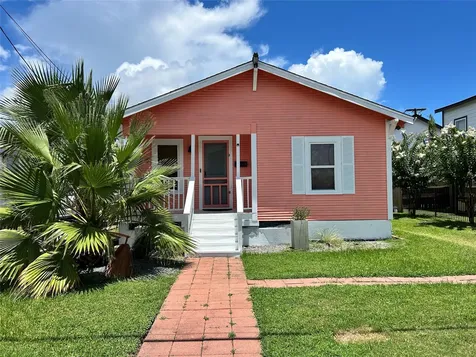 2216 Grover Avenue Galveston TX 77551
