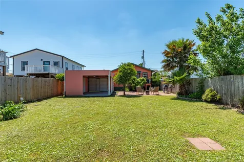 2216 Grover Avenue Galveston TX 77551