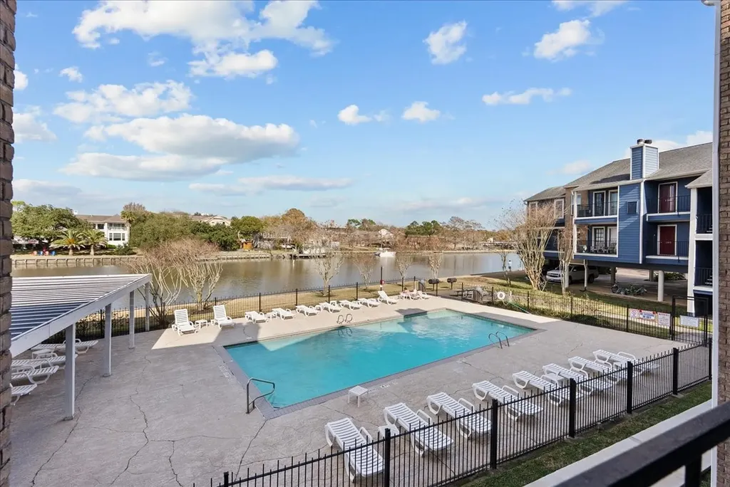 18511 Egret Bay Boulevard 205 Webster TX 77058