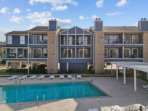 18511 Egret Bay Boulevard 205 Webster TX 77058