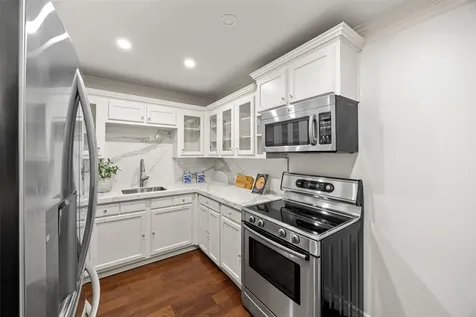 3711 San Felipe Street 6c Houston TX 77027