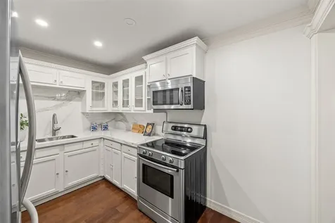 3711 San Felipe Street 6c Houston TX 77027