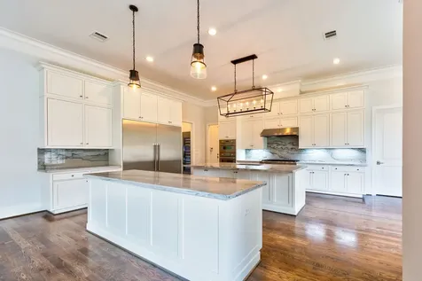6903 Avenue B Bellaire TX 77401
