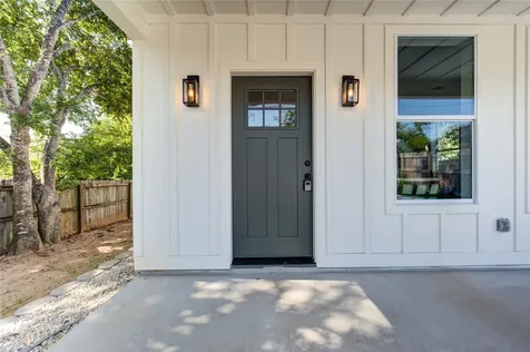 11 E O'bryant Bellville TX 77418