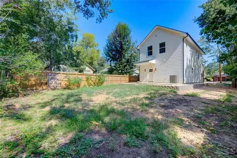 11 E O'bryant Bellville TX 77418