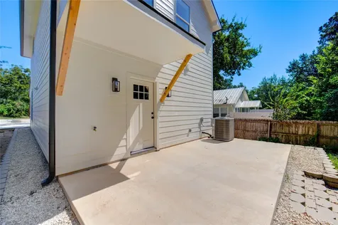 11 E O'bryant Bellville TX 77418