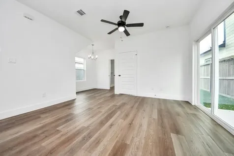 6822 Utah Street Houston TX 77091