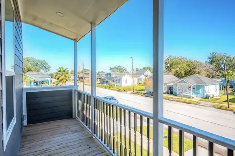 1513 40th Street Galveston TX 77550