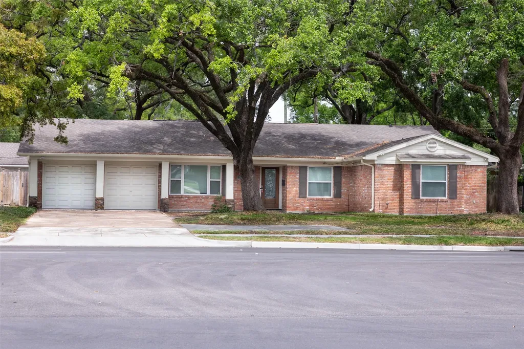 7722 Richmond Avenue Houston TX 77063