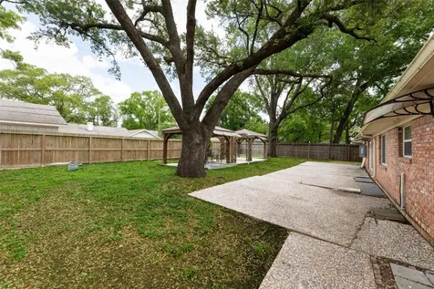 7722 Richmond Avenue Houston TX 77063