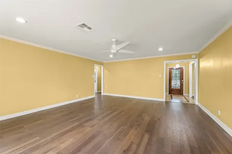 7722 Richmond Avenue Houston TX 77063