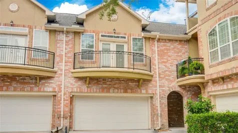 44 Versante Court Houston TX 77070