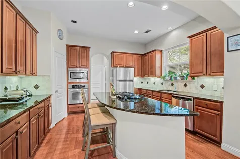 44 Versante Court Houston TX 77070