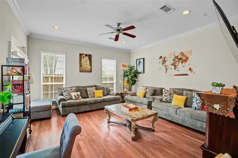 44 Versante Court Houston TX 77070