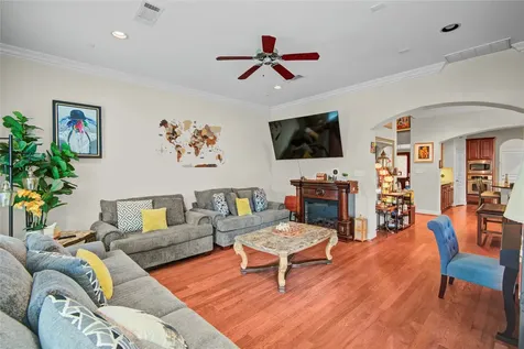 44 Versante Court Houston TX 77070