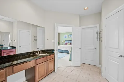 44 Versante Court Houston TX 77070