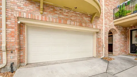 44 Versante Court Houston TX 77070