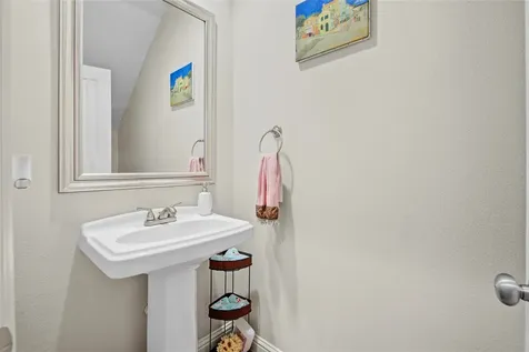 44 Versante Court Houston TX 77070