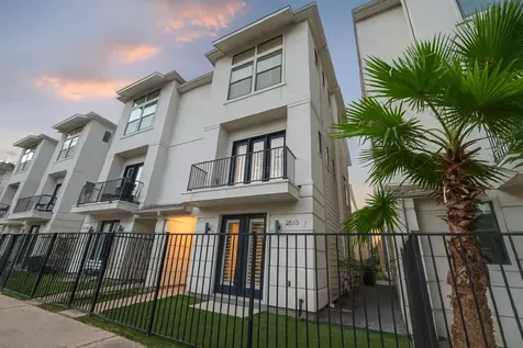 2513 B Garrow Street Houston TX 77003