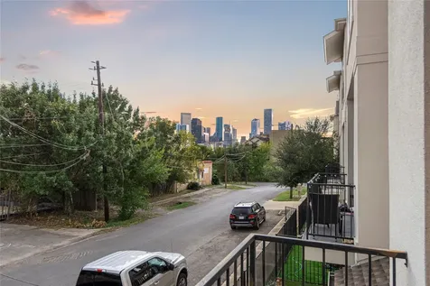 2513 B Garrow Street Houston TX 77003